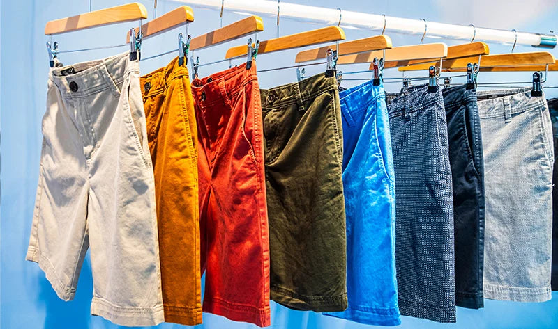 Auswahl an Herren Shorts in verschiedenen Schnitten